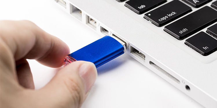 HP Laptop Won't Turn on? Here's How to Fix It 2 remove-external-devices
