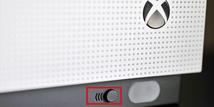 xbox pairing button 